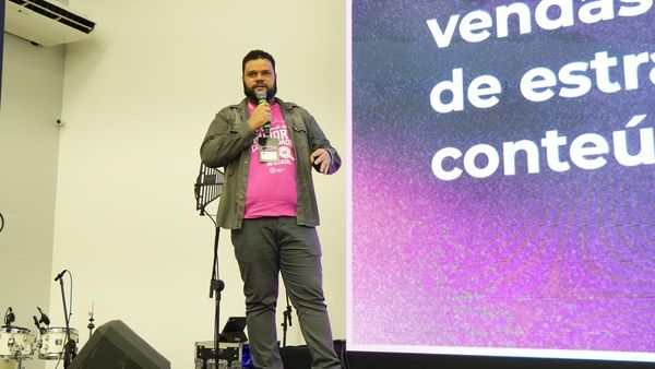 Rodrigo Souza Alexandre no palco do SEOCamp, 3ª edição